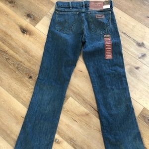 WRANGLER RETRO RELAXED BOOTCUT JEAN- Size 30 x 34